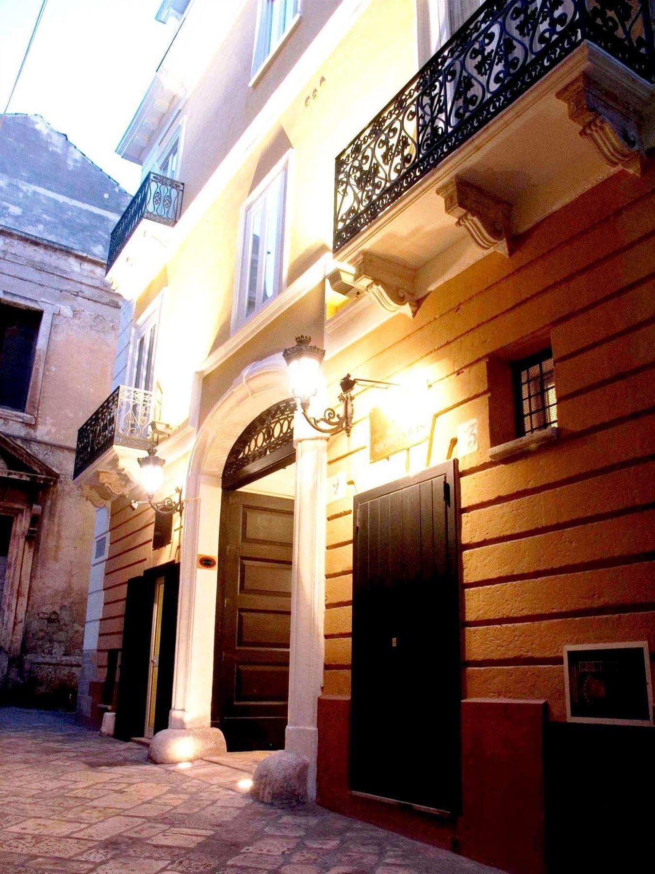 Hotel Akropolis - Museum Hotel Taranto Exteriör bild